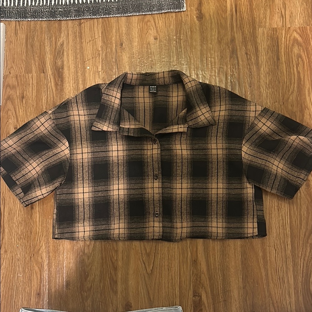 Plaid Cropped Shirt
